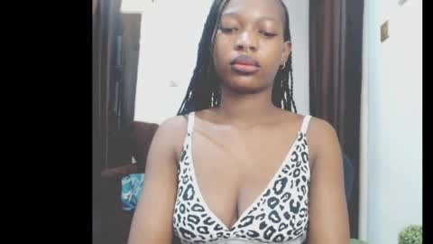 Snapshot of cumebony_petit chatting on April 20, 2026, 7:11 am cumebony_petit online show from April 20, 2026, 7:11 am