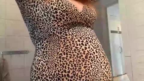cumforus2 online show from April 19, 2026, 12:04 pm