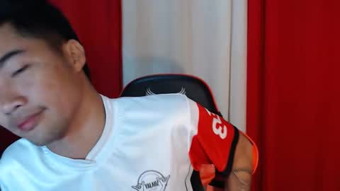 Snapshot of cumhavefun25 chatting on May 4, 2026, 1:18 pm ask me online show from May 4, 2026, 1:18 pm