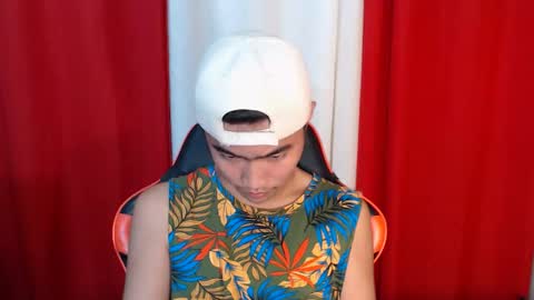 Snapshot of cumhavefun25 chatting on May 8, 2026, 5:40 pm ask me online show from May 8, 2026, 5:40 pm