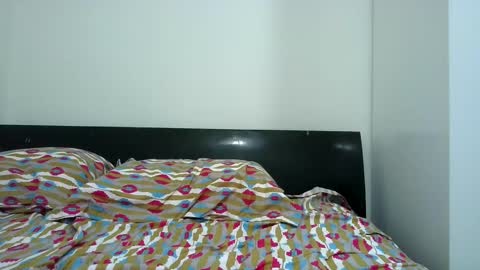 Snapshot of cummforuu chatting on February 16, 2025, 12:43 pm Cumms Cam online show from February 16, 2025, 12:43 pm