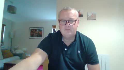 Snapshot of curiousax77 chatting on December 13, 2024, 10:19 am curiousax77 online show from December 13, 2024, 10:19 am