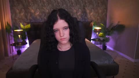 curly_cleo online show from July 27, 2026, 1:29 pm