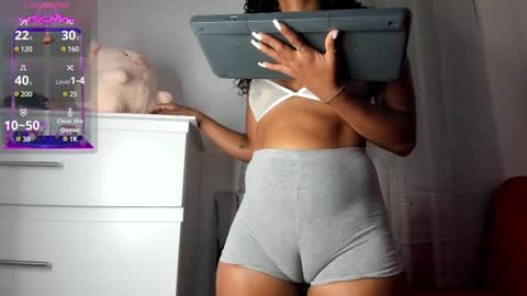 Snapshot of curly_sweett chatting on February 24, 2025, 2:15 pm Curly - OF- CURLY SWEETT online show from February 24, 2025, 2:15 pm