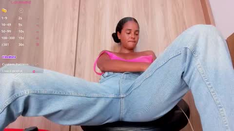 Snapshot of curly_sweett chatting on October 15, 2025, 8:20 pm Curly - OF- CURLY SWEETT online show from October 15, 2025, 8:20 pm