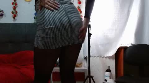 curlybutterfly online show from September 8, 2025, 11:04 pm