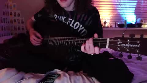 curly fries online show from March 25, 2026, 7:25 am