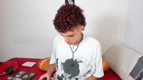 Snapshot of curlyytwink chatting on October 9, 2025, 12:41 am Noah online show from October 9, 2025, 12:41 am