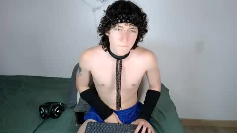 Snapshot of curlyytwink chatting on March 1, 2026, 3:41 am Noah online show from March 1, 2026, 3:41 am