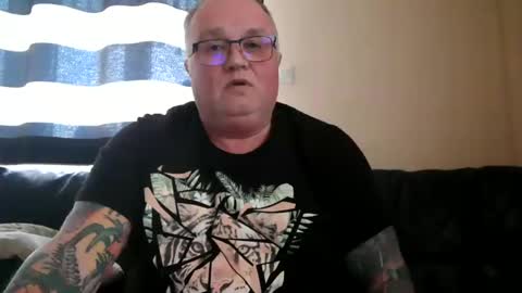 curtus14 online show from February 4, 2025, 3:57 pm