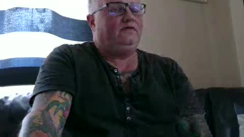 curtus14 online show from September 30, 2025, 3:06 pm