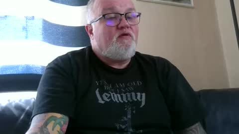 curtus14 online show from March 21, 2026, 9:03 am