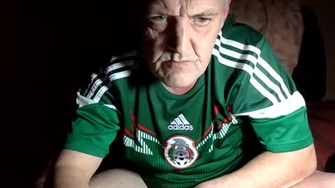 curvelover1977 online show from November 18, 2025, 8:46 pm