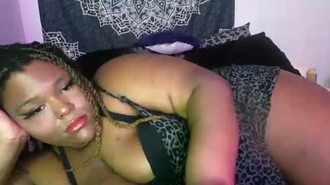 Snapshot of curvybcelinemixe chatting on February 13, 2025, 12:13 am Cline online show from February 13, 2025, 12:13 am