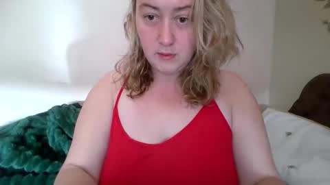 Snapshot of curvyblond20 chatting on June 8, 2026, 5:24 pm curvyblond20 online show from June 8, 2026, 5:24 pm