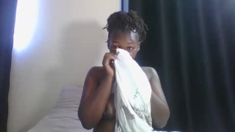 Snapshot of curvybootyj chatting on January 16, 2025, 5:21 am CuteJJudy online show from January 16, 2025, 5:21 am
