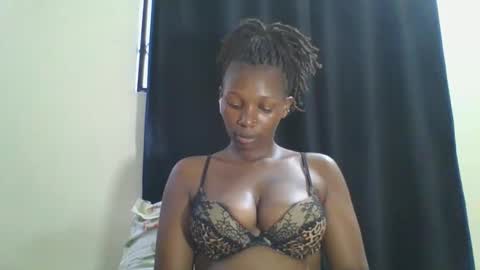 Snapshot of curvybootyj chatting on January 18, 2025, 1:18 pm CuteJJudy online show from January 18, 2025, 1:18 pm