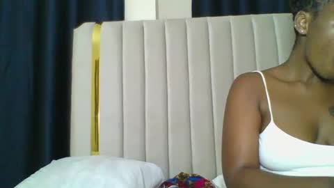 Snapshot of curvybootyj chatting on January 24, 2025, 5:53 pm CuteJJudy online show from January 24, 2025, 5:53 pm