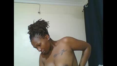 Snapshot of curvybootyj chatting on January 29, 2025, 10:22 pm CuteJJudy online show from January 29, 2025, 10:22 pm