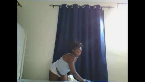 Snapshot of curvybootyj chatting on February 4, 2025, 1:56 am CuteJJudy online show from February 4, 2025, 1:56 am