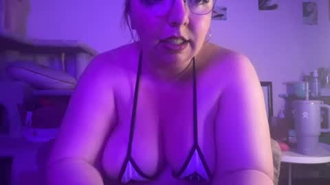 Snapshot of curvycate127 chatting on July 11, 2026, 5:10 am Cate online show from July 11, 2026, 5:10 am