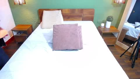 Snapshot of curvyebonyy_ chatting on January 15, 2025, 8:05 pm Danna online show from January 15, 2025, 8:05 pm