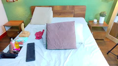 Snapshot of curvyebonyy_ chatting on February 18, 2025, 8:25 pm Danna online show from February 18, 2025, 8:25 pm