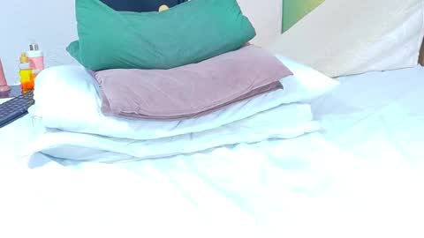 Snapshot of curvyebonyy_ chatting on February 21, 2025, 10:15 pm Danna online show from February 21, 2025, 10:15 pm