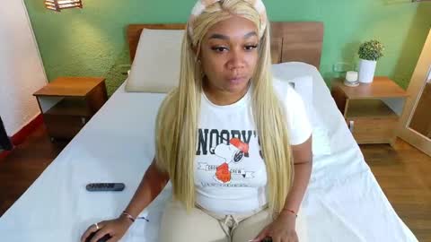 Snapshot of curvyebonyy_ chatting on March 4, 2025, 2:49 am Danna online show from March 4, 2025, 2:49 am