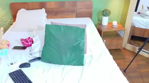 Snapshot of curvyebonyy_ chatting on September 16, 2025, 8:10 pm Danna online show from September 16, 2025, 8:10 pm