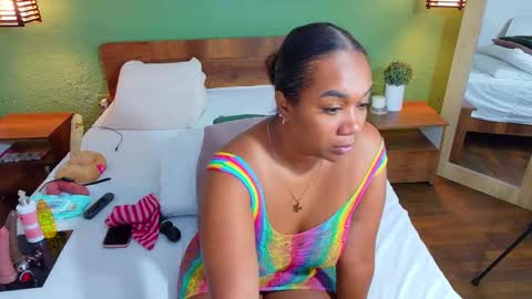 Snapshot of curvyebonyy_ chatting on September 24, 2025, 8:34 pm Danna online show from September 24, 2025, 8:34 pm