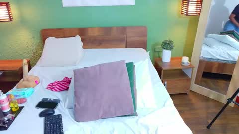 Snapshot of curvyebonyy_ chatting on October 18, 2025, 7:25 pm Danna online show from October 18, 2025, 7:25 pm