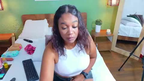 Snapshot of curvyebonyy_ chatting on October 20, 2025, 7:58 pm Danna online show from October 20, 2025, 7:58 pm