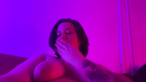 CurvyFlora online show from February 23, 2025, 5:01 am