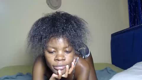 curvyjoan online show from November 1, 2025, 10:50 am