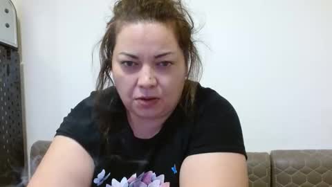 Snapshot of curvymomylore chatting on March 11, 2026, 11:27 am Lore online show from March 11, 2026, 11:27 am
