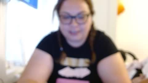 Snapshot of curvymomylore chatting on April 28, 2026, 2:22 pm Lore online show from April 28, 2026, 2:22 pm