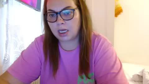 Snapshot of curvymomylore chatting on May 19, 2026, 10:21 am Lore online show from May 19, 2026, 10:21 am