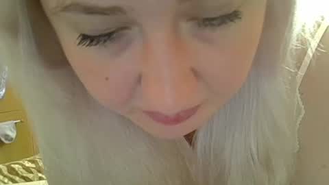 Curvy online show from June 30, 2026, 11:11 am