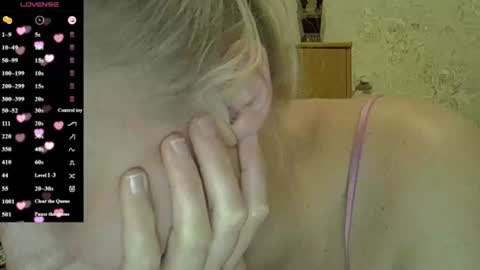 Curvy online show from July 17, 2026, 11:53 pm