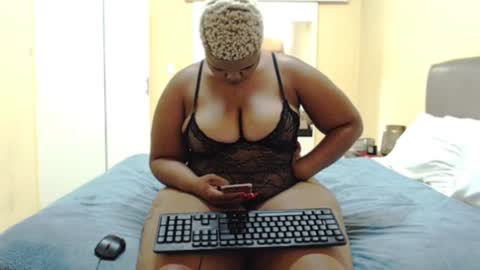 Snapshot of curvyzama chatting on December 5, 2024, 11:49 am curvyzama online show from December 5, 2024, 11:49 am