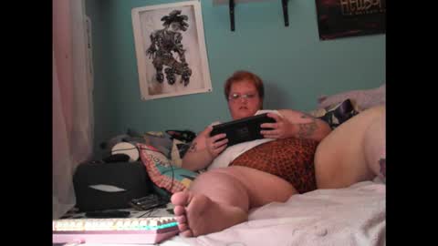 Snapshot of custommuffin chatting on February 26, 2026, 6:34 am Roshietank online show from February 26, 2026, 6:34 am