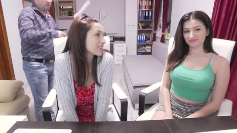  and follow twittercute00kiara2 online show from December 12, 2024, 8:57 am