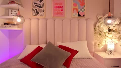 Amber  online show from October 1, 2025, 9:43 pm