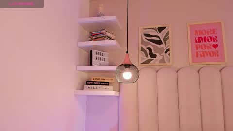 Amber  online show from November 1, 2025, 7:49 pm