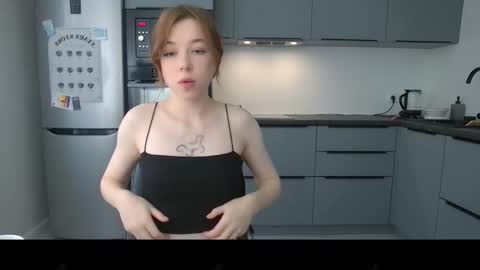 Snapshot of cute_beauty chatting on November 22, 2025, 12:04 pm Amanda online show from November 22, 2025, 12:04 pm