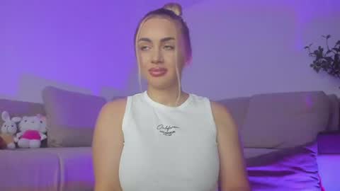 Snapshot of cute_blondiex chatting on July 22, 2026, 12:41 pm Lexi online show from July 22, 2026, 12:41 pm
