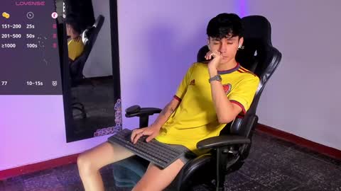 Snapshot of cute_diego_ chatting on January 23, 2025, 10:22 pm Diego online show from January 23, 2025, 10:22 pm