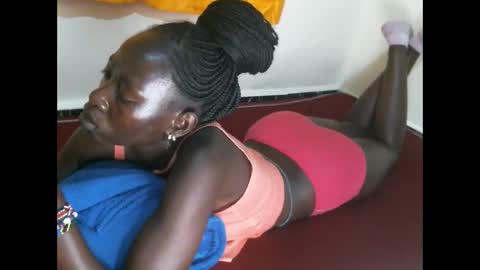 cute_doria online show from September 25, 2025, 5:27 pm