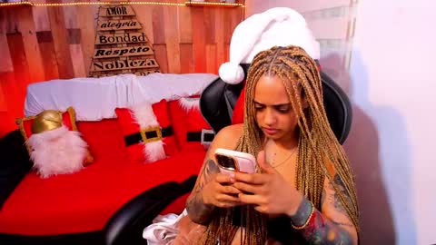 Snapshot of cute_elii chatting on December 14, 2024, 1:17 am Independent Model online show from December 14, 2024, 1:17 am